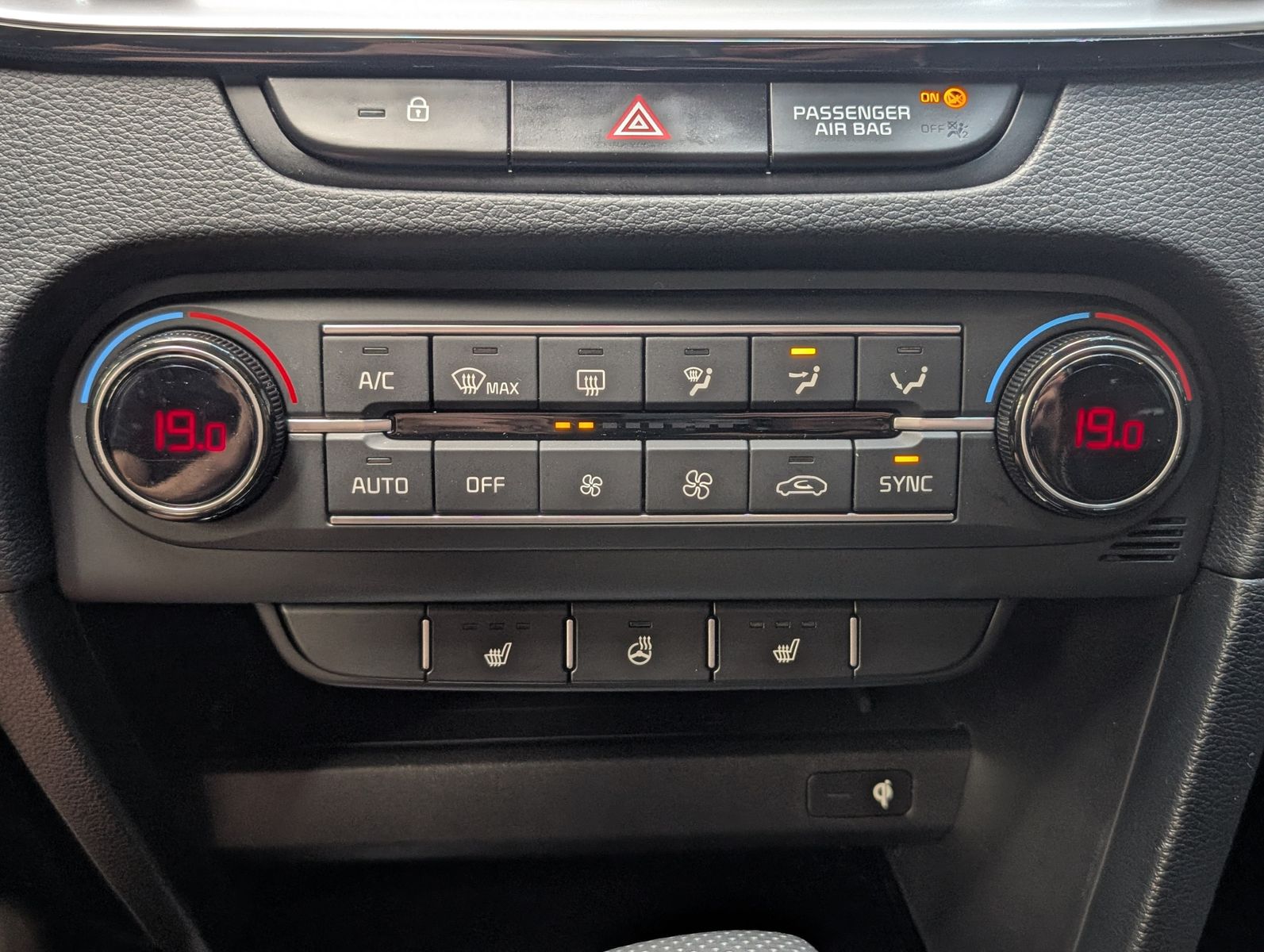 Fahrzeugabbildung Kia cee'd / Ceed GT Line LED JBL ACC KAM 7-JAHRE GAR