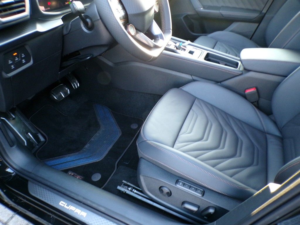 Fahrzeugabbildung CUPRA Leon Sportstourer 2.0 TSI 4Drive DSG