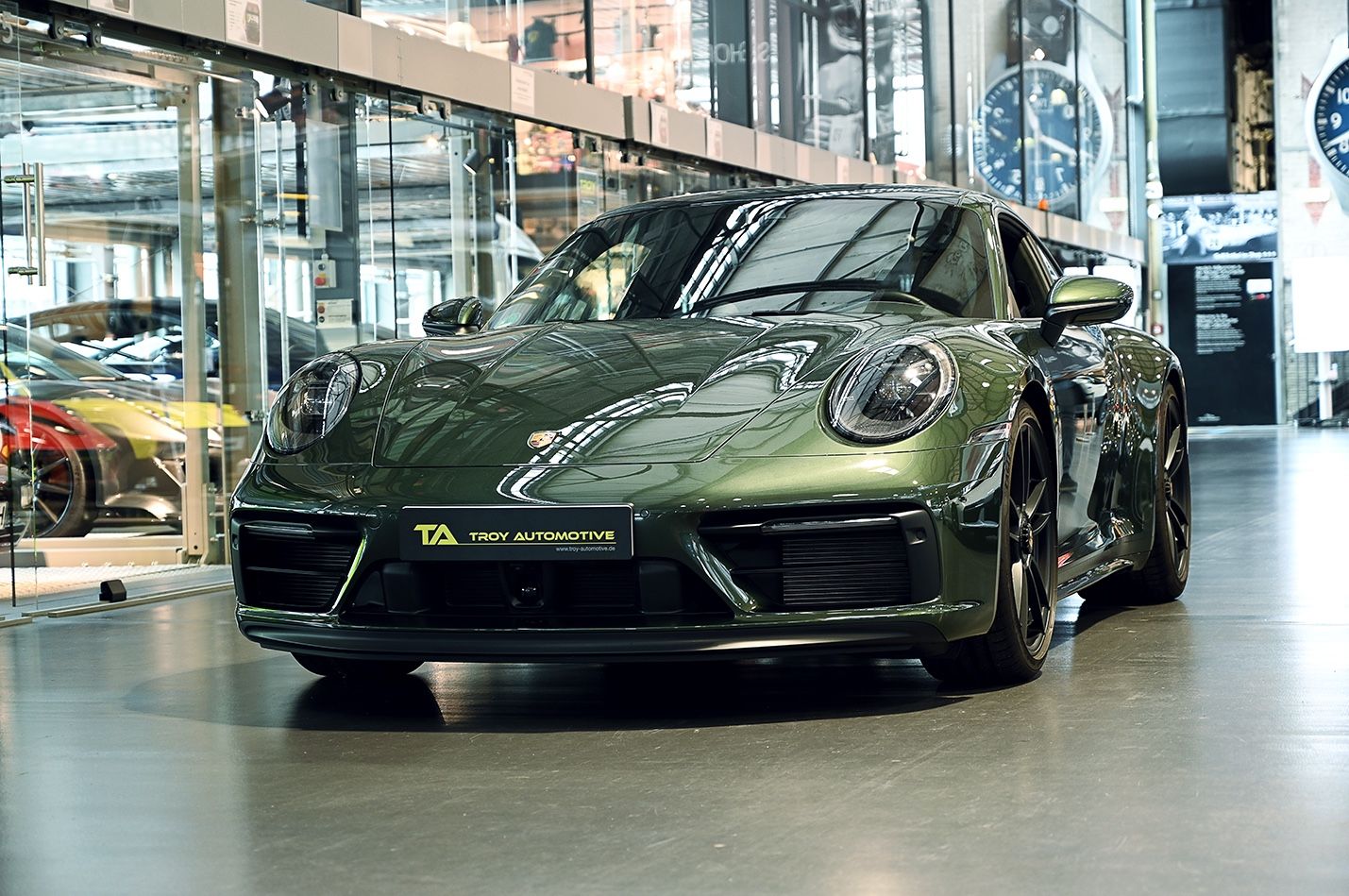 PORSCHE 992 CARRERA GTS - 1.Hand - PTS - 5.470KM