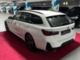 BMW 3 Touring 330 i M Sport*18Zoll M*Neuwertig* - BMW 330: Sport 330i