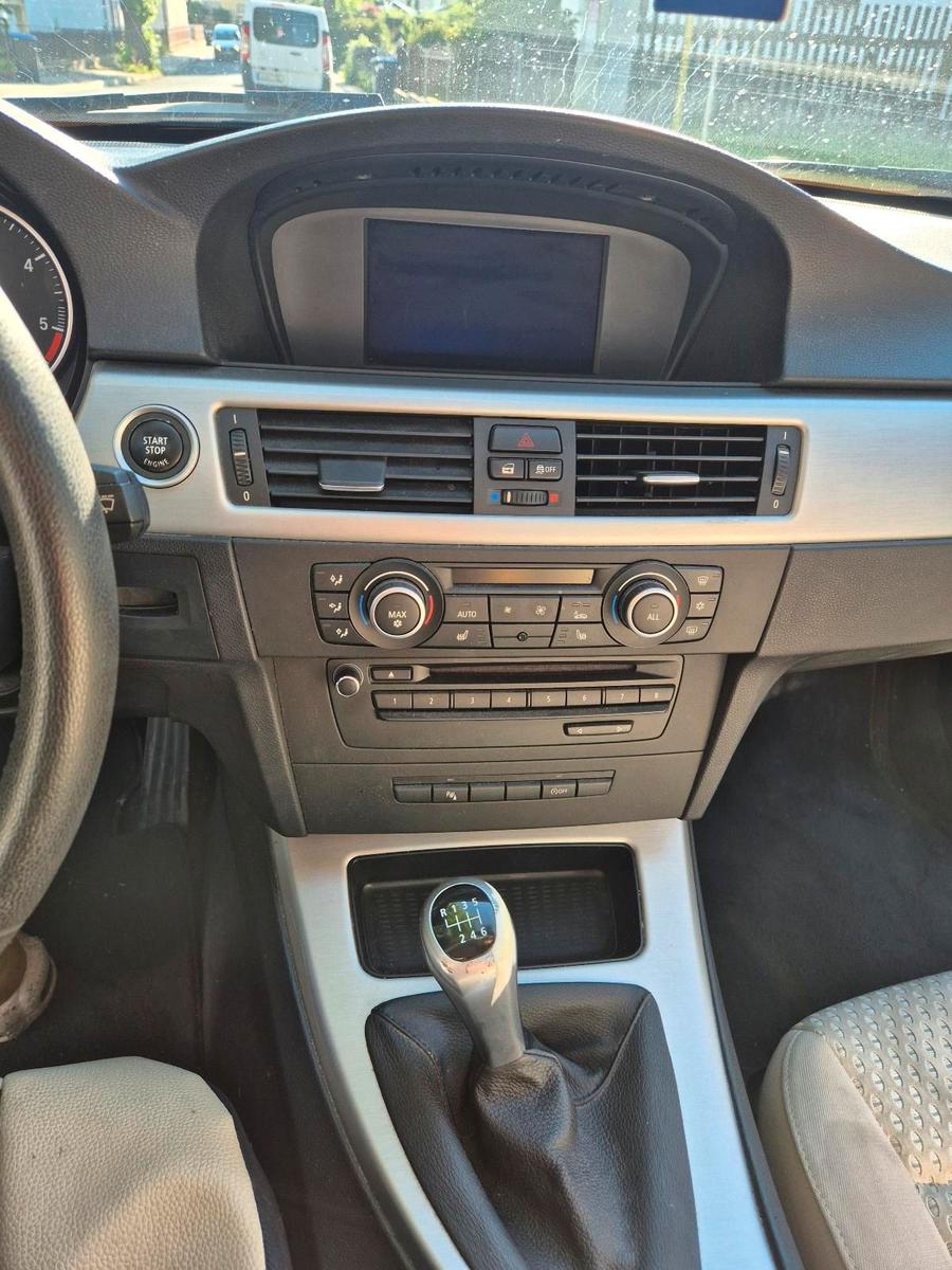BMW 320 2012 — photo 7