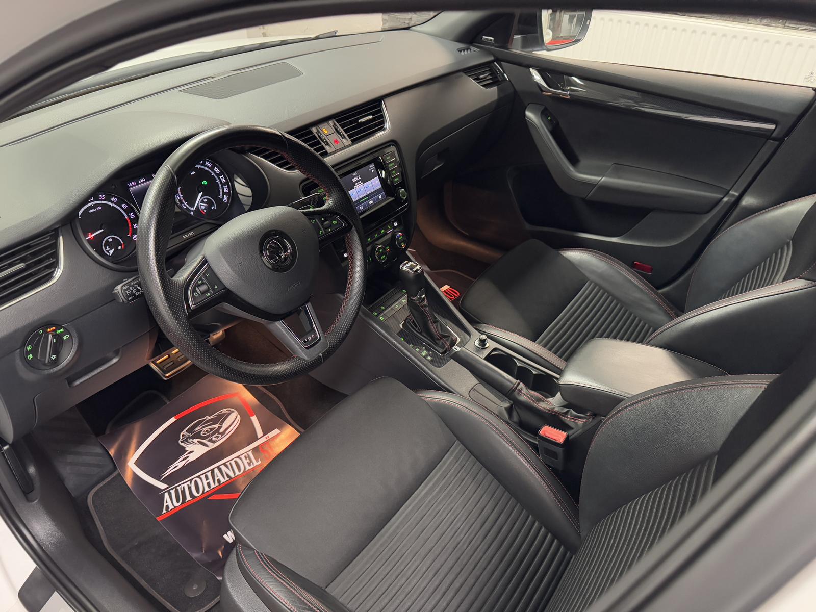 SKODA OCTAVIA COMBI RS 2.0 TDI 184ch BVA Historique présent - 2EME MAIN