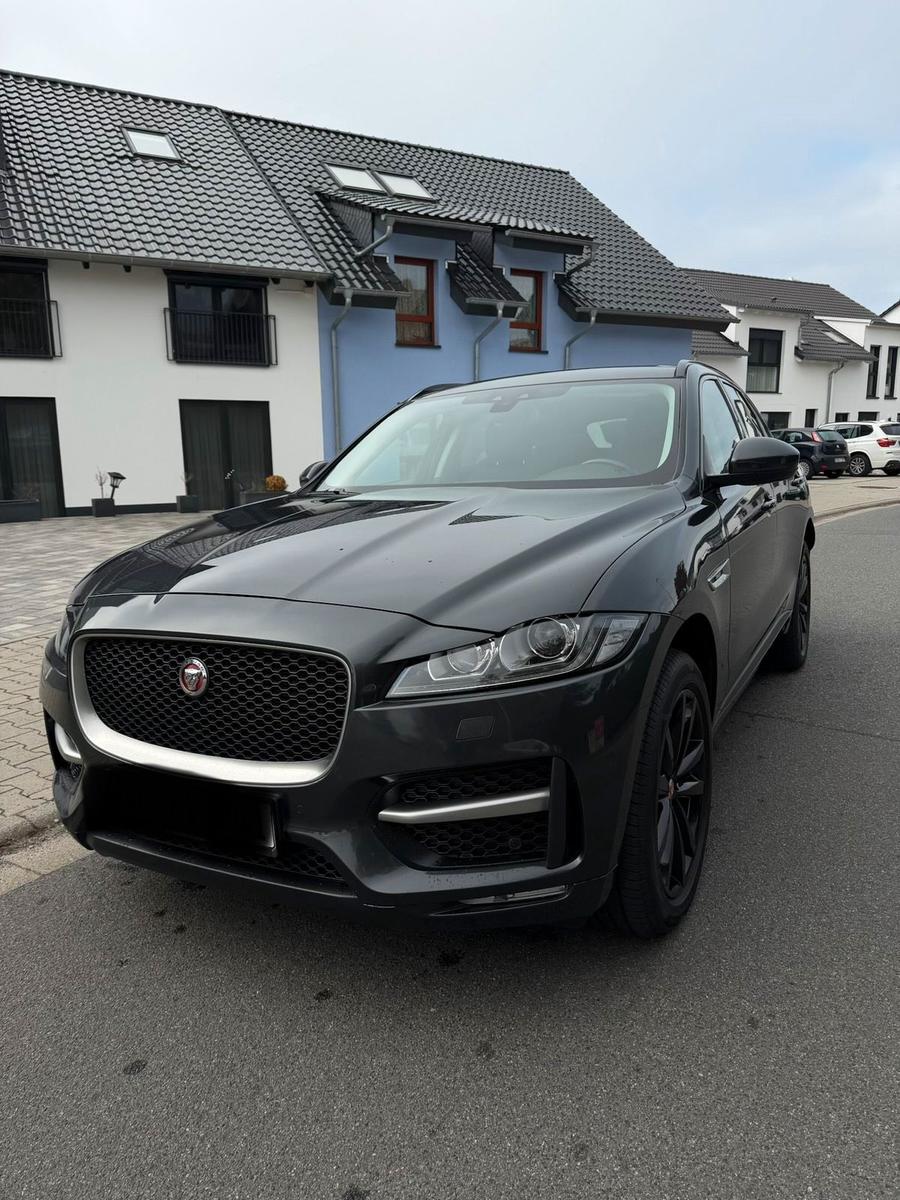 Jaguar F-Pace