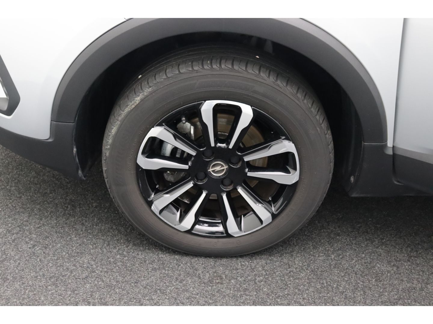Fahrzeugabbildung Opel Crossland 1.2 Business Elegance Kamera LED Navi