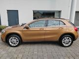 Mercedes-Benz GLA 200 *SH *NAVI *LEDER *KAMERA - mit Benzin-Antrieb: Beige, Teilleder, Soundsystem, mit Klimaanlage