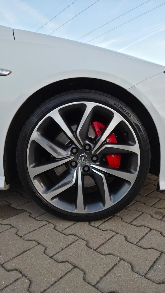 Opel Insignia Grand Sport GSi 2.0 Turbo 4x4 