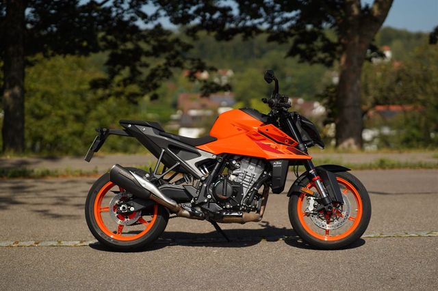 KTM 990 Duke TECHPACK, REMUS und neue Reifen!