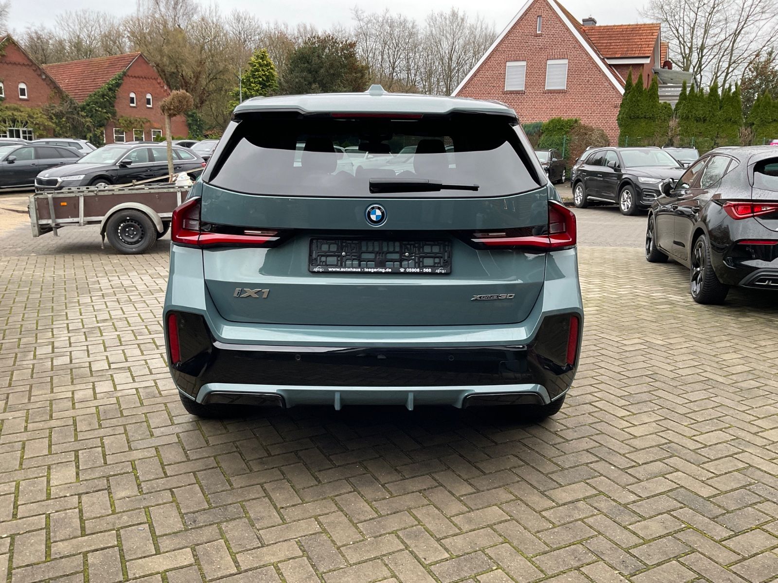 Fahrzeugabbildung BMW iX1 30 xDrive M Sport,HeadUp,Navi,Kamera