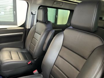 Opel Zafira Life - 11