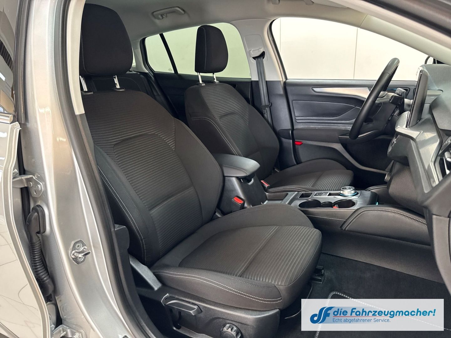 Fahrzeugabbildung Ford Focus Turnier Titanium X Navi Digitales Cockpit