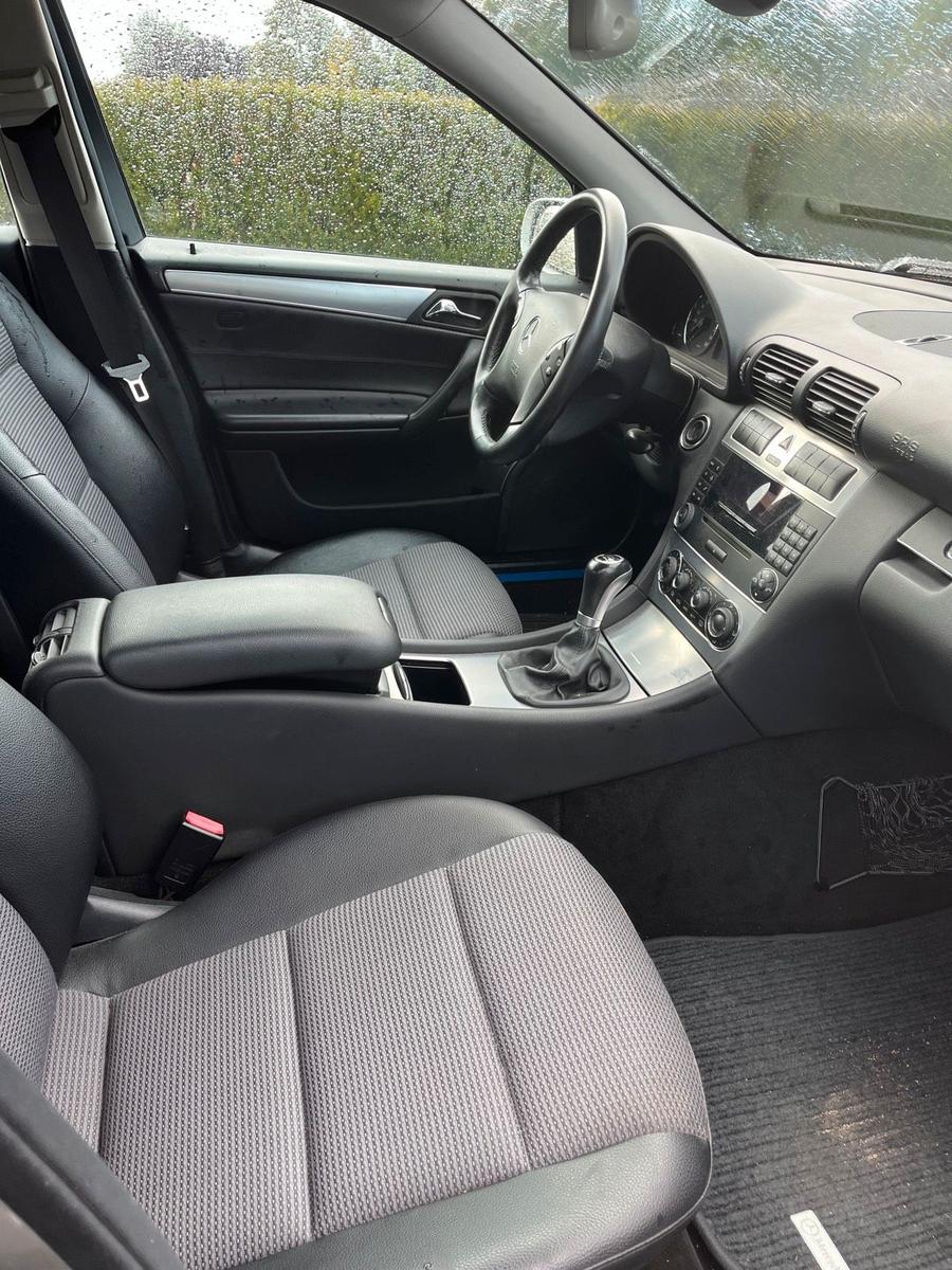 Mercedes-Benz C230 2004 — photo 8