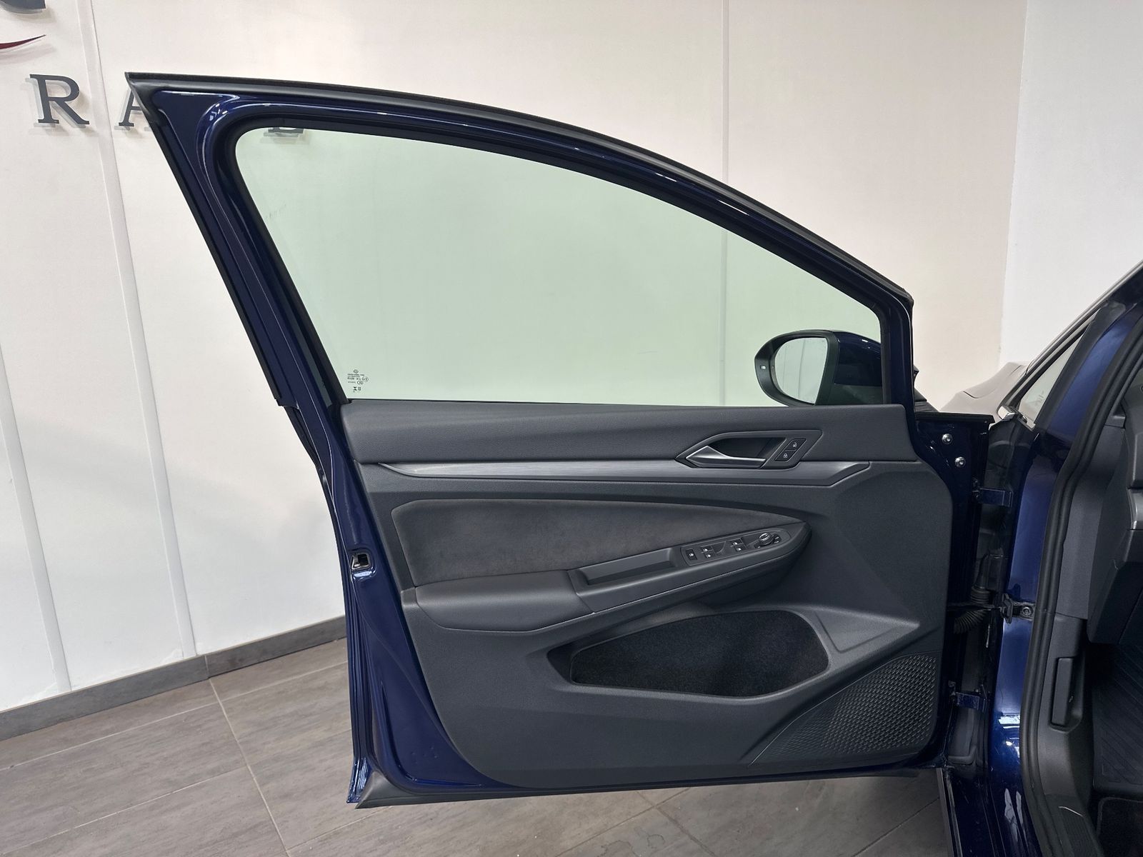 Fahrzeugabbildung Volkswagen Golf Variant 2.0 TDI DSG Style NAV+AHK+ACC+KAM