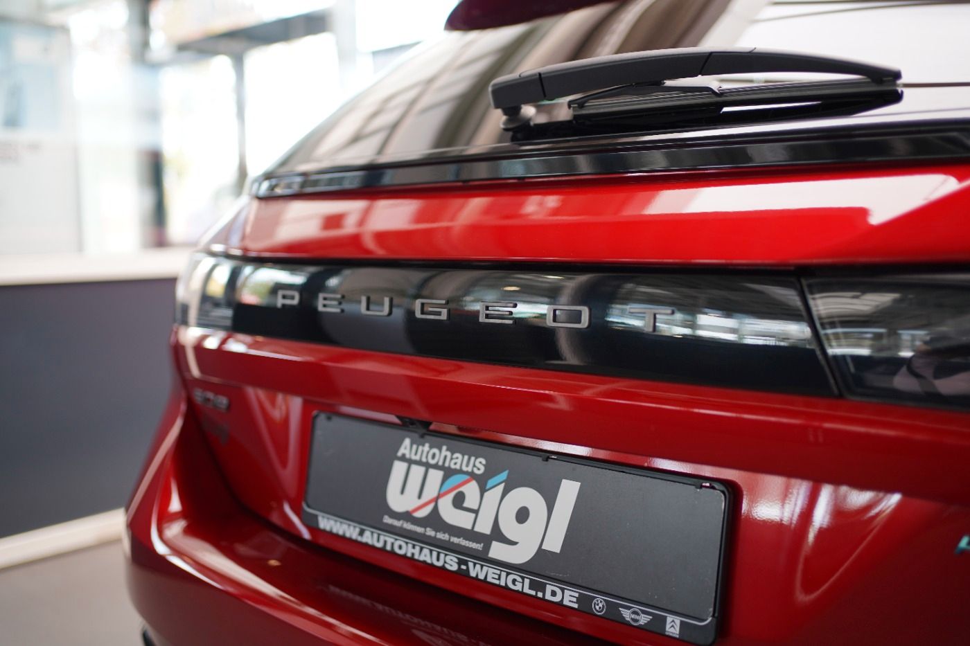 Fahrzeugabbildung Peugeot 508 SW Plug In Hybrid 225 e-EAT8 Automatik DAB