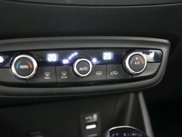 Crossland ELEGANCE AT+NAVI+RÜCKFAHRKAMERA+SITZ-/