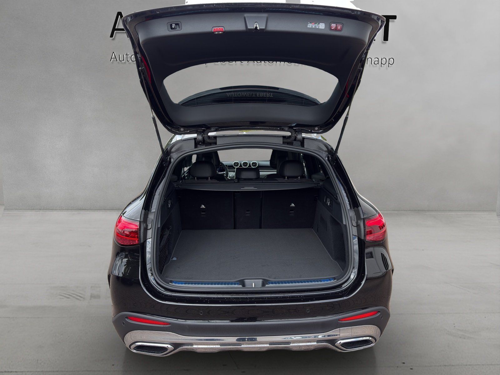 Fahrzeugabbildung Mercedes-Benz GLC 220 d 4M AMG-Line Pano AHK Burm Distr 360°