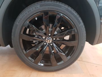 Fahrzeugabbildung Volkswagen Tiguan 2.0 TDI SCR 147kW DSG 4MOTION R-Line