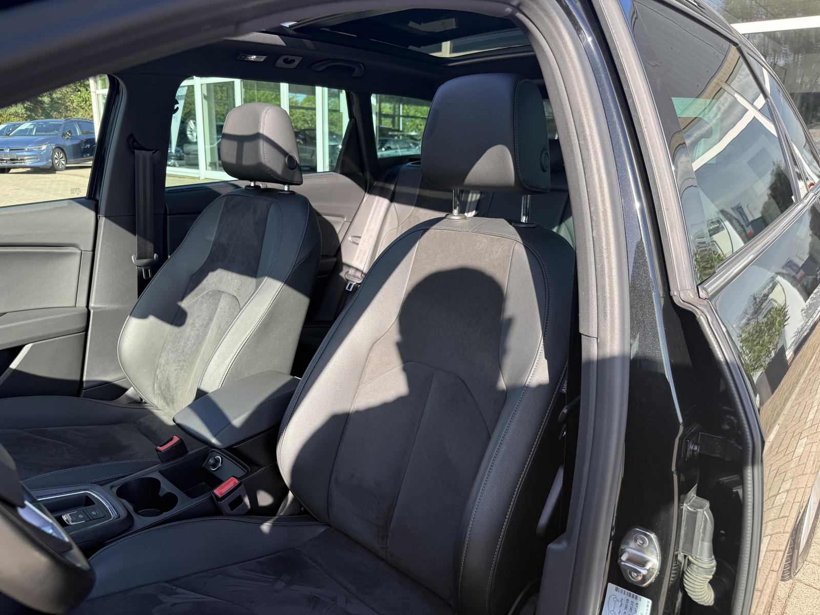 SEAT Leon Xcellencen,Virtual,Pano,R-Kamera,AHK,Beats, миниатюра 19
