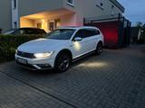 Volkswagen Passat Alltrack 2.0 TDI PAN,AHK,4MOT,MATRIX,HEAD - VW Passat Alltrack von privat