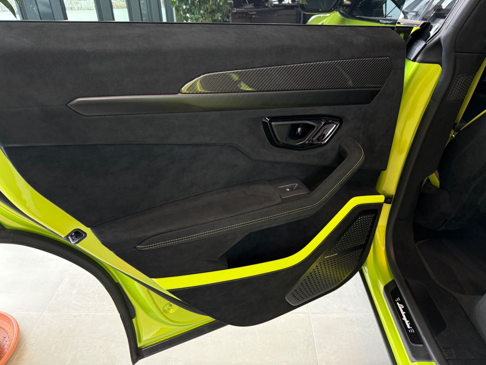 Urus 4.0 V8 Performante Full Carbon Ad Personam