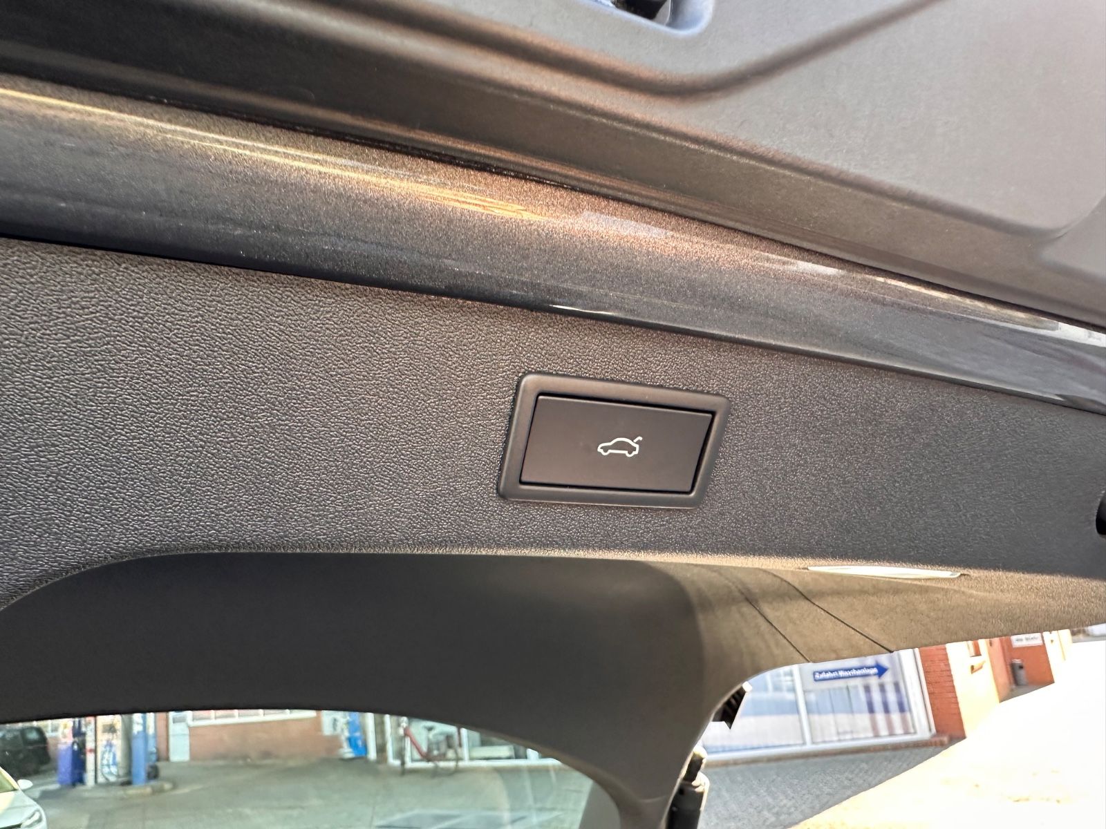 Fahrzeugabbildung SKODA Enyaq Coupé 85 Sportline Pano/Matrix/ACC/APP/21"