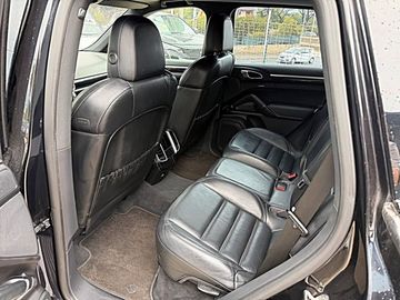 Porsche Cayenne - 10