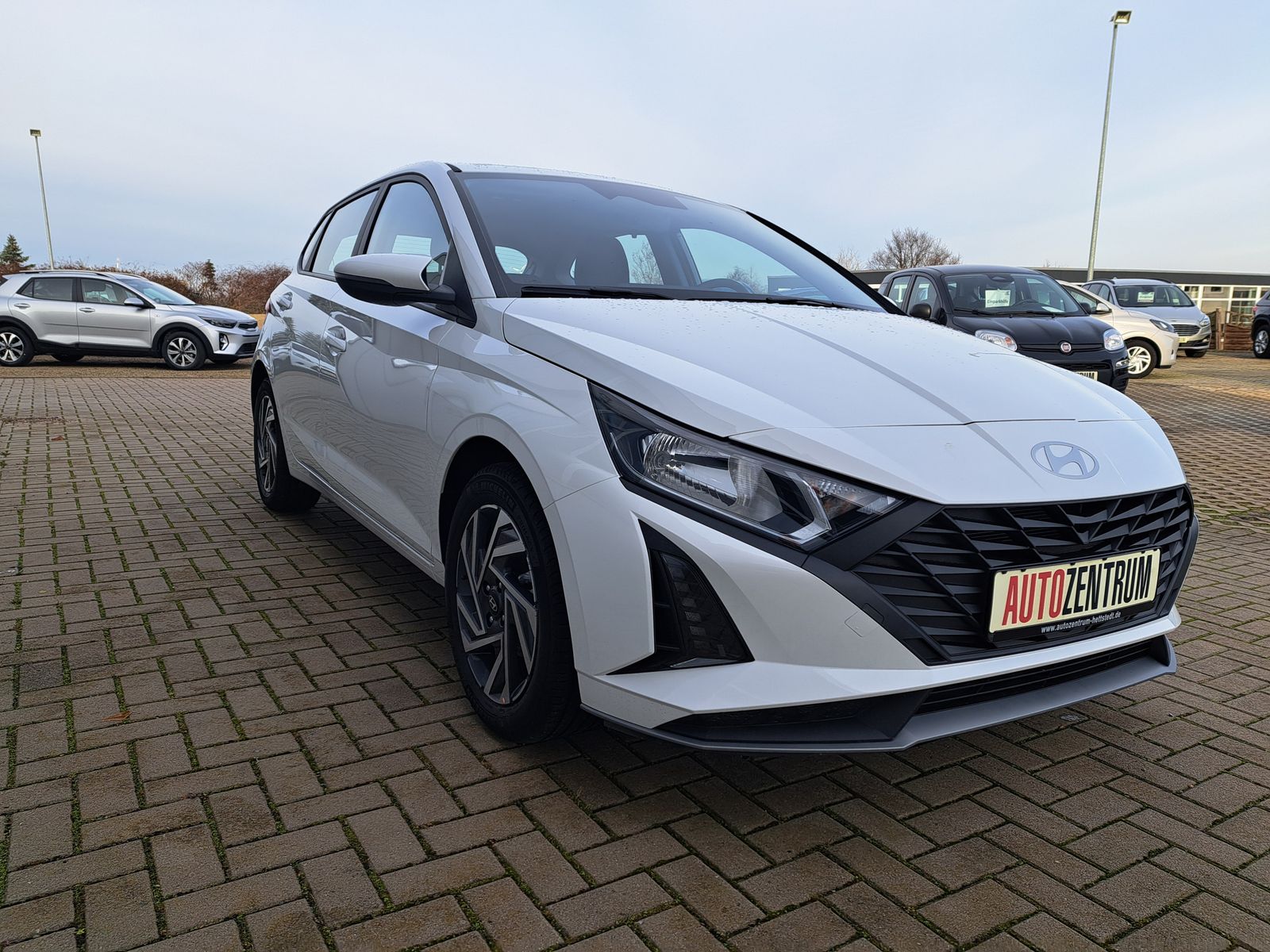 Fahrzeugabbildung Hyundai i20 1.2 NAVI ALU WINTERPAKET KAMERA KLIMA