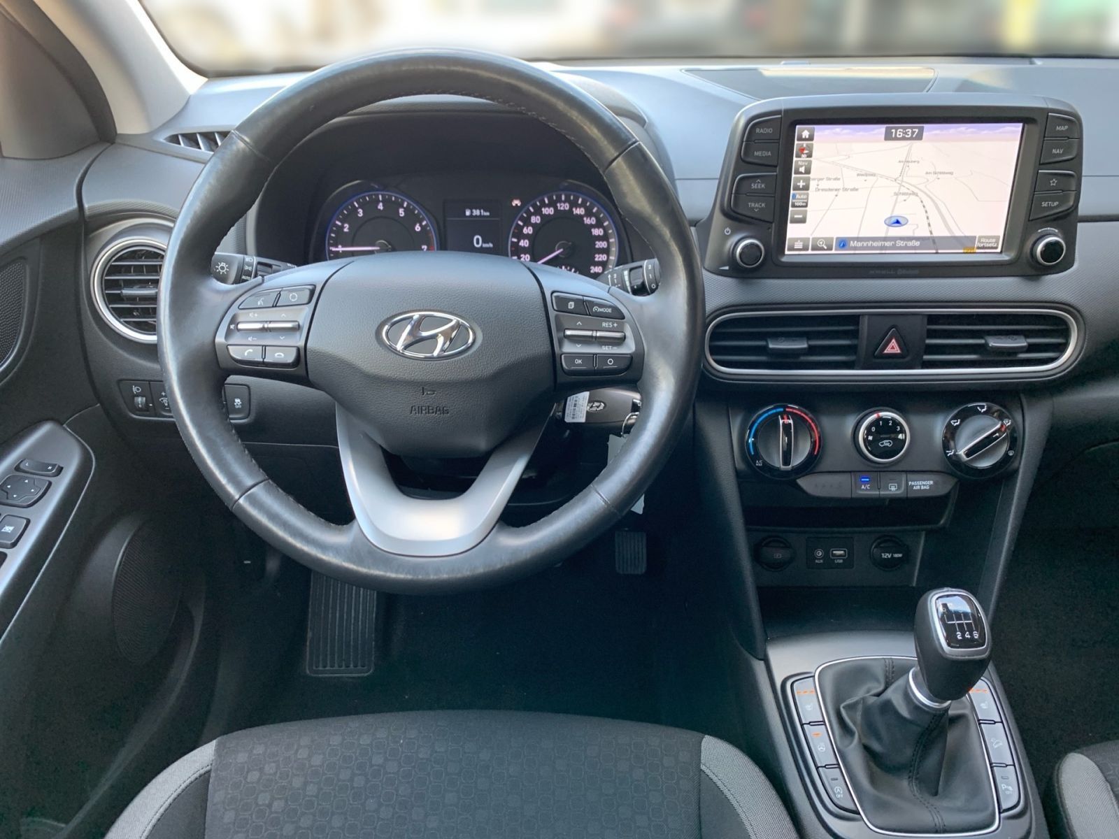Fahrzeugabbildung Hyundai KONA 1.0 T-GDI Trend AHK Navi 8x bereift
