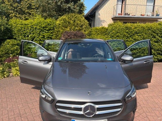 MERCEDES-BENZ B 180 d DCT -Progressive
