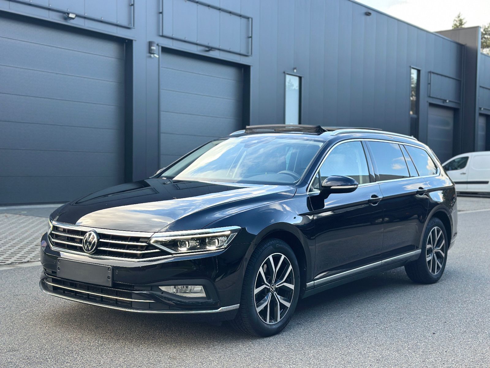 Volkswagen Passat Variant Elegance *PANO*MATRIX*ACC*LEDER* imagem 3
