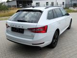 Skoda Superb Combi 2.0 TDI 190 PS DSG 4x4 - AHK|Pano - Skoda Superb: Weiß