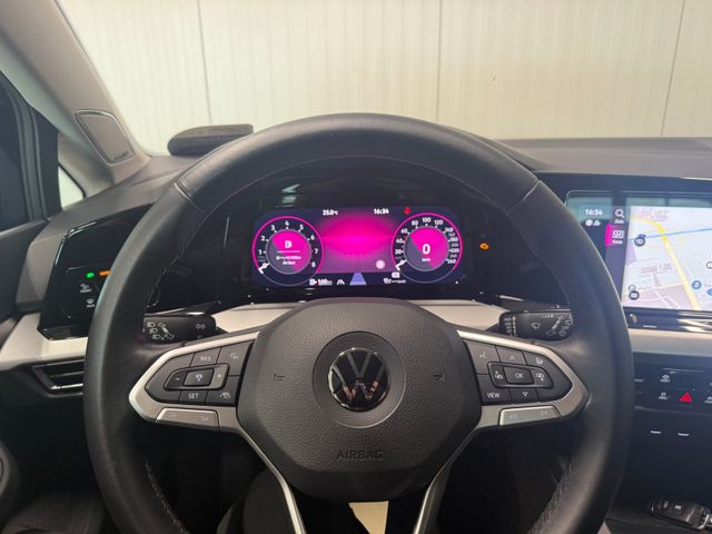 Golf VIII Life 1.5 TSI AHK STNDHZG LED