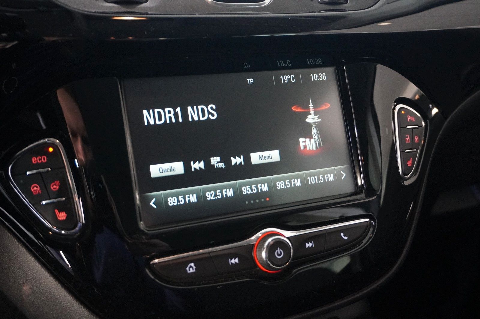 Fahrzeugabbildung Opel Corsa E 1.4 120 JAHRE 5-TÜR NAVI/SHZ/KAMERA/TEMP