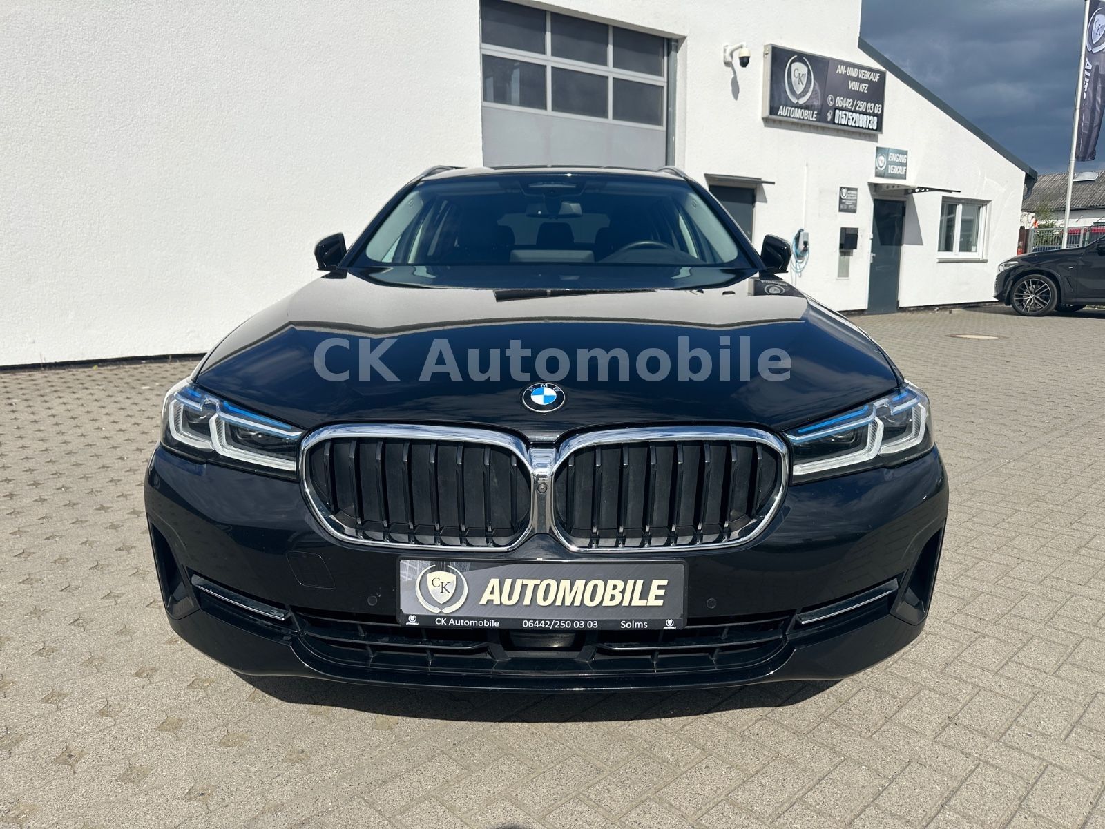 Fahrzeugabbildung BMW 520d Touring/Navi/Laser/Head-Up/Leder/360°/AHK
