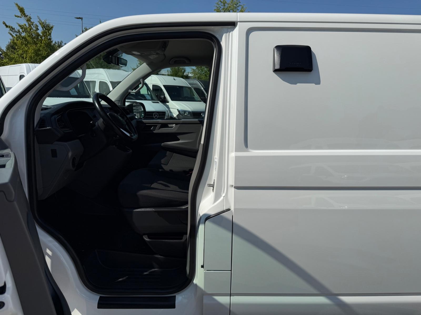Volkswagen T6.1 Transporter DSG LED ACC NAVI SORTIMO STDHZ