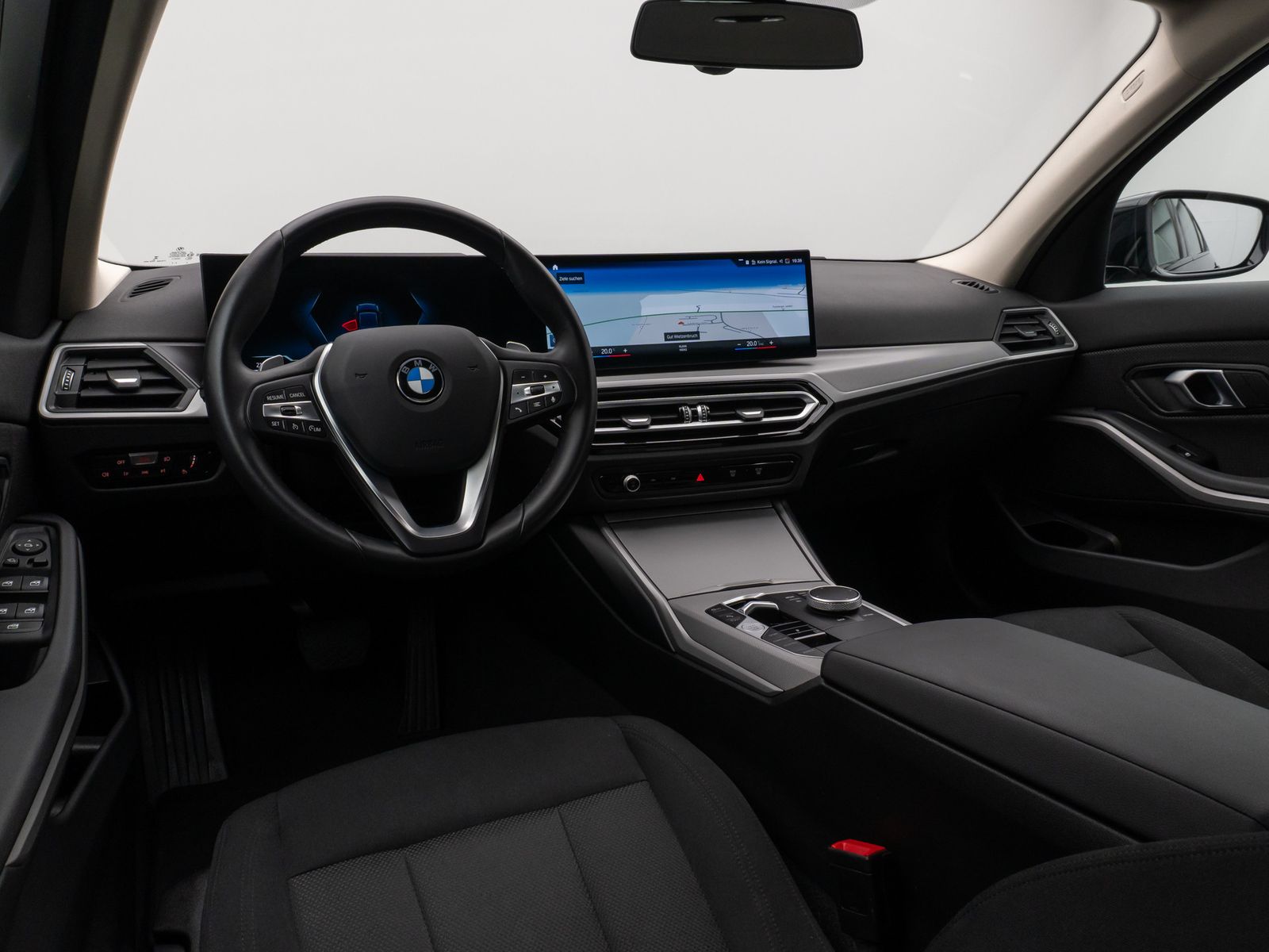 Fahrzeugabbildung BMW 318i DAB PDC Widscreen Geschwindigkeitsreg LED