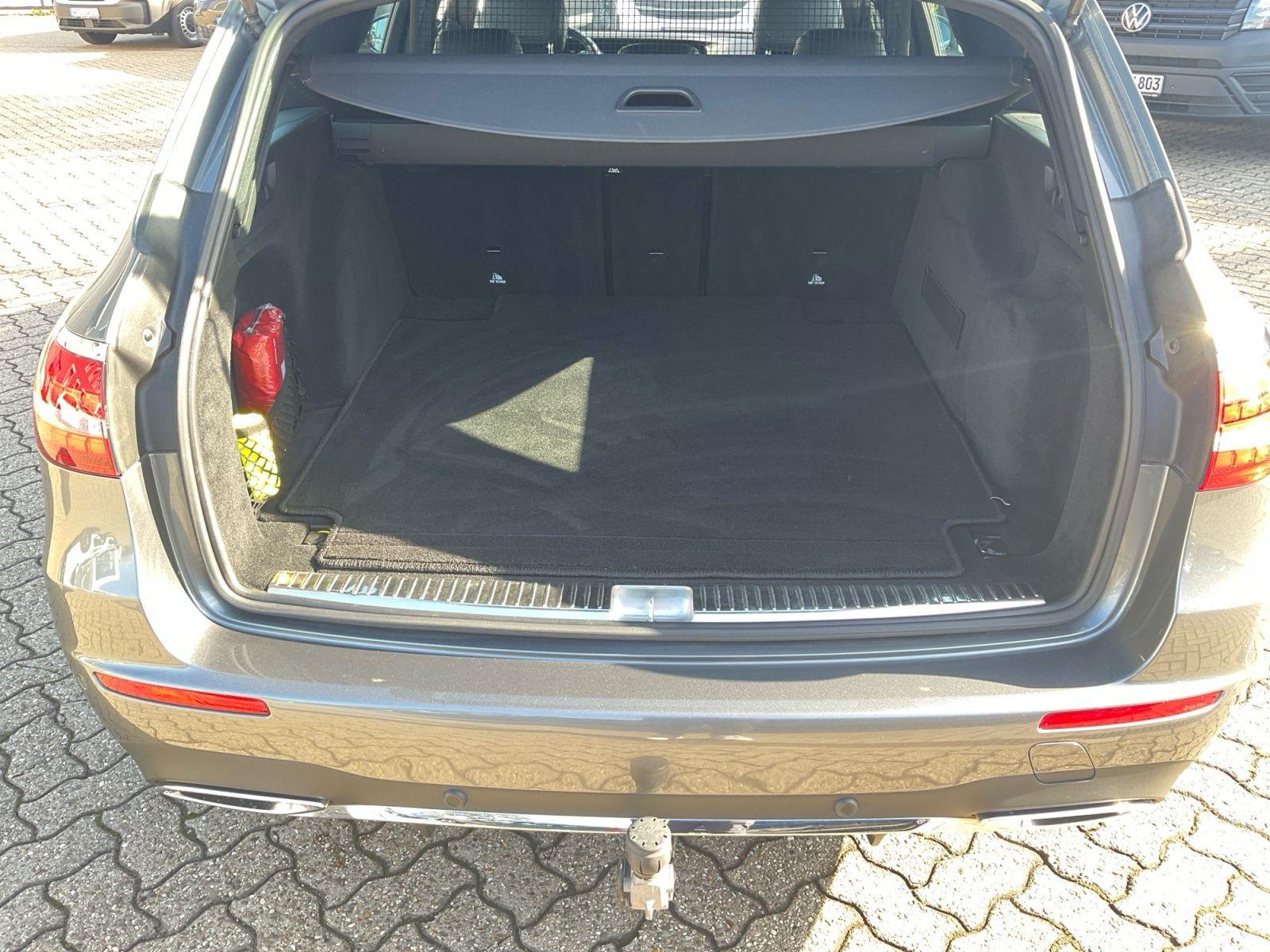 Mercedes-Benz E 300 T-Modell AMG Line MBUX CARPLAY AHK 360°