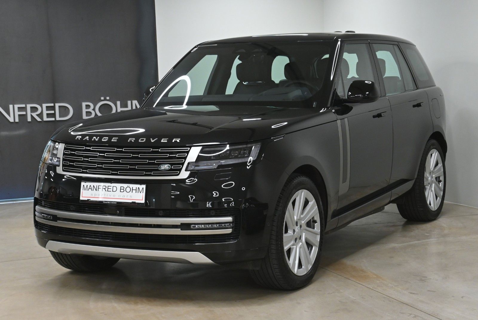 Land Rover Range Rover P-550e HSE