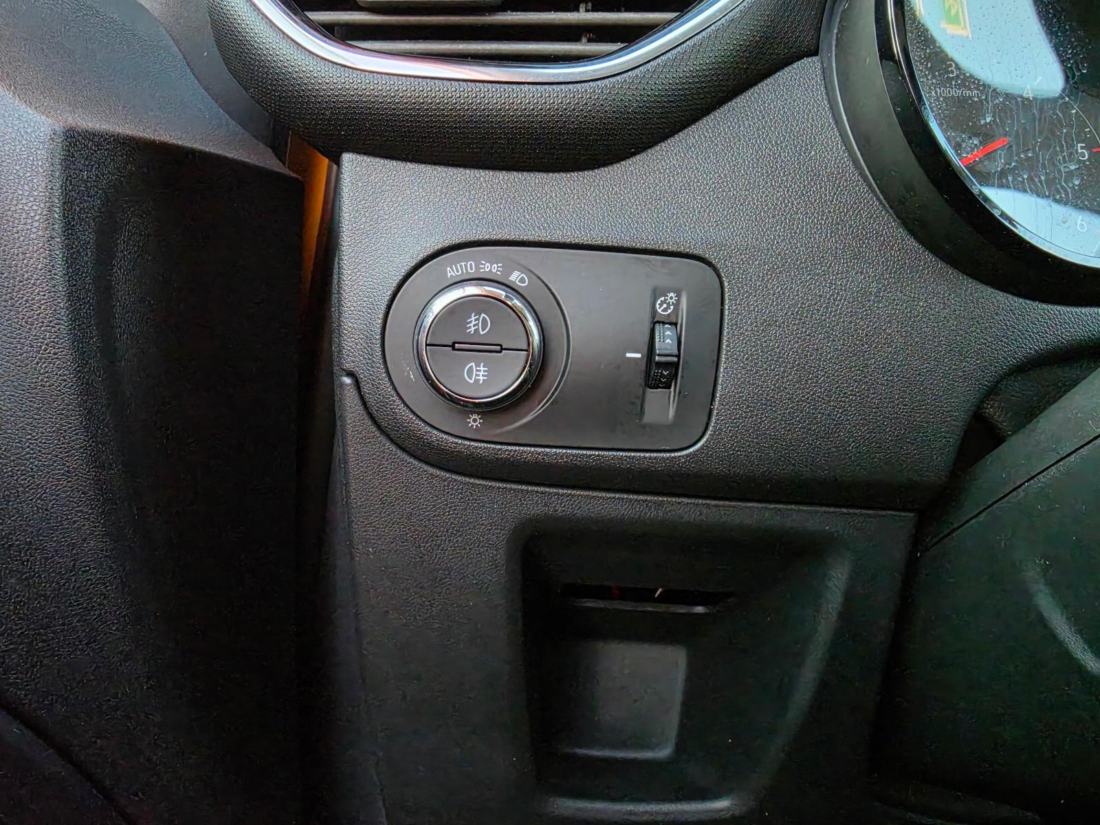 Opel Crossland (X) TÜV Neu/LED/AHK/CarPlay/Allwetter.