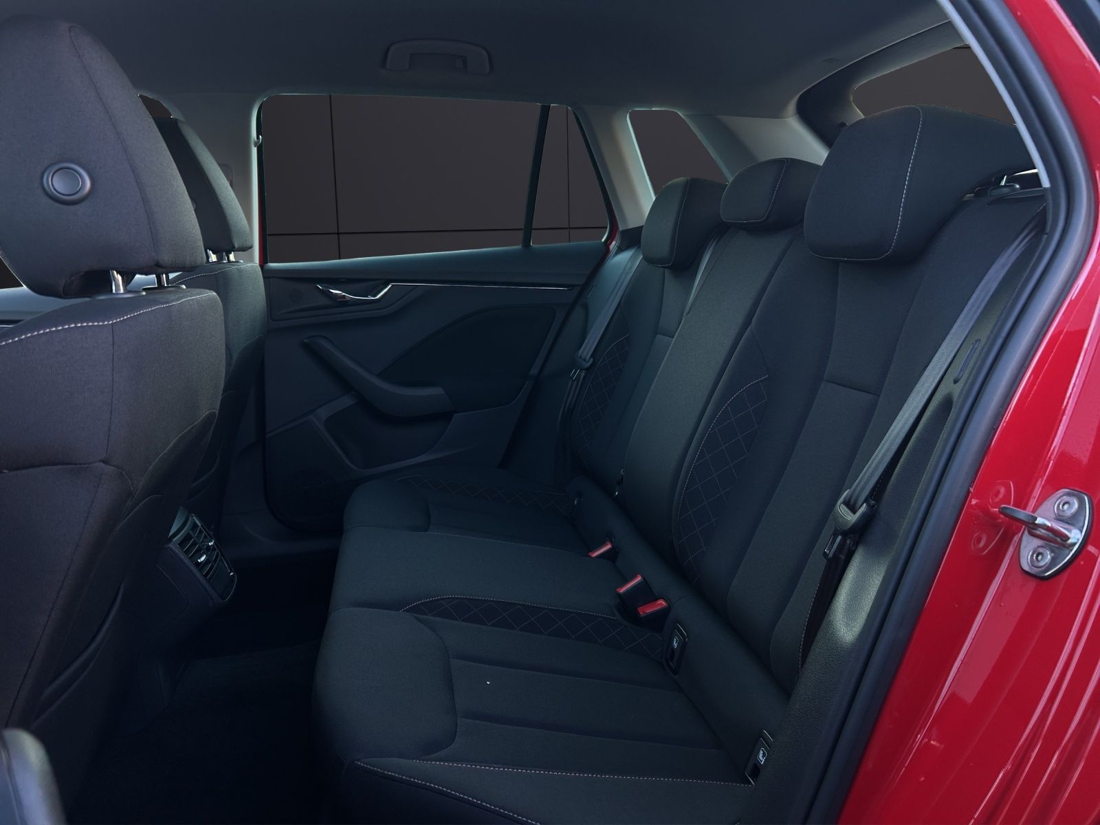 Fahrzeugabbildung SKODA Kamiq TSI Drive-125 LED Climatronic GRA PDC SH L