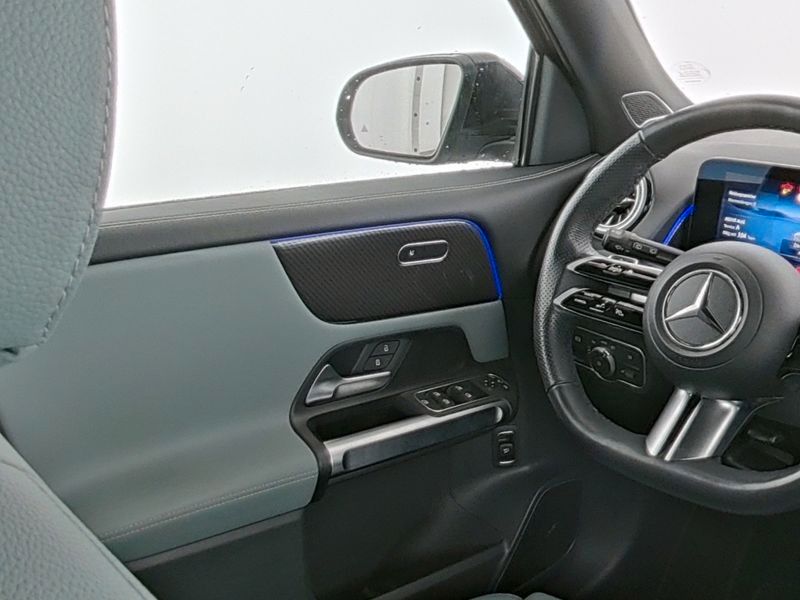 Fahrzeugabbildung Mercedes-Benz GLB 250 4M AMG Night+Pano+Burm+360°+Keyless+20"