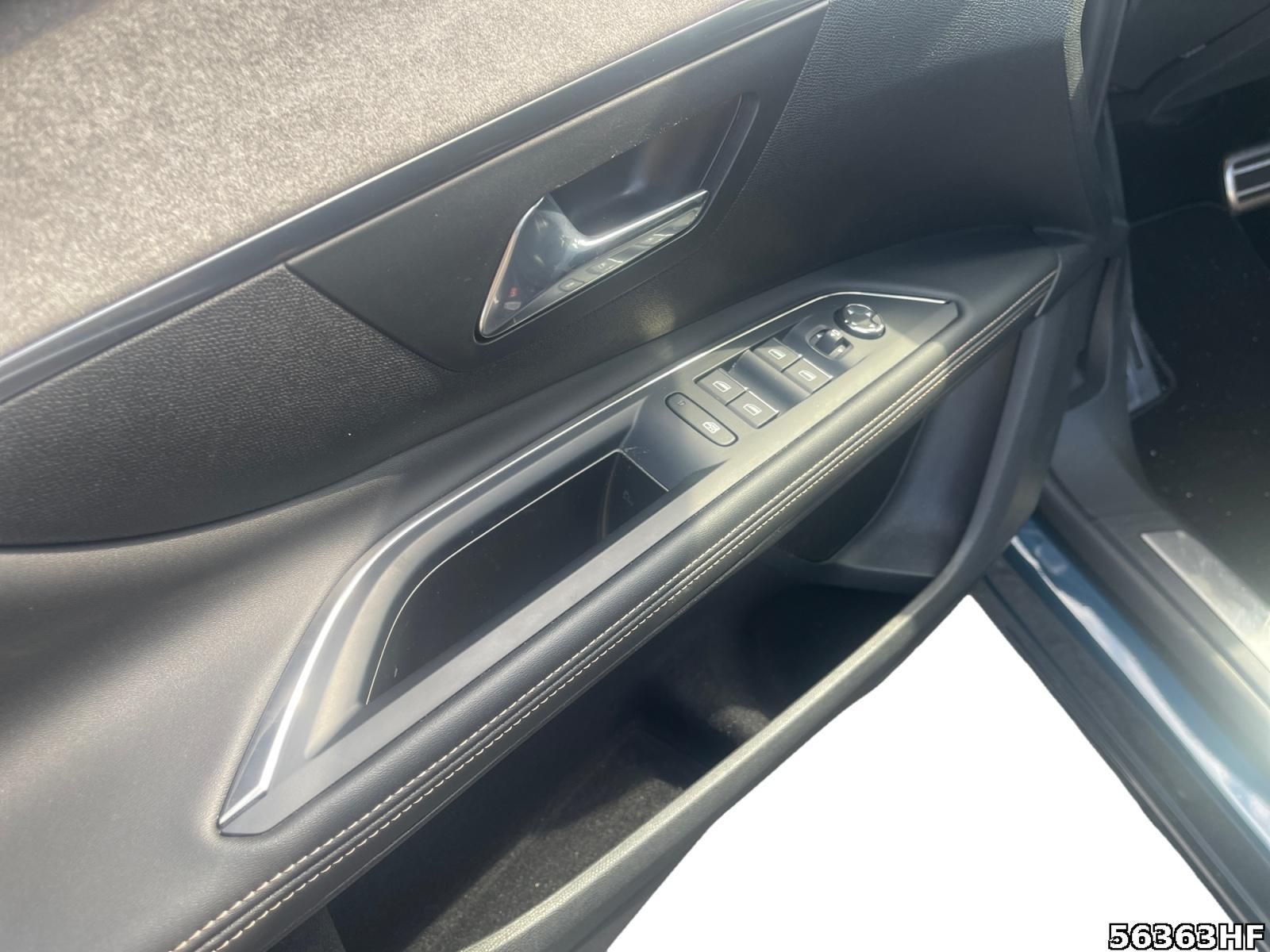 Fahrzeugabbildung Peugeot 5008 GT 1.2 PureTech 130