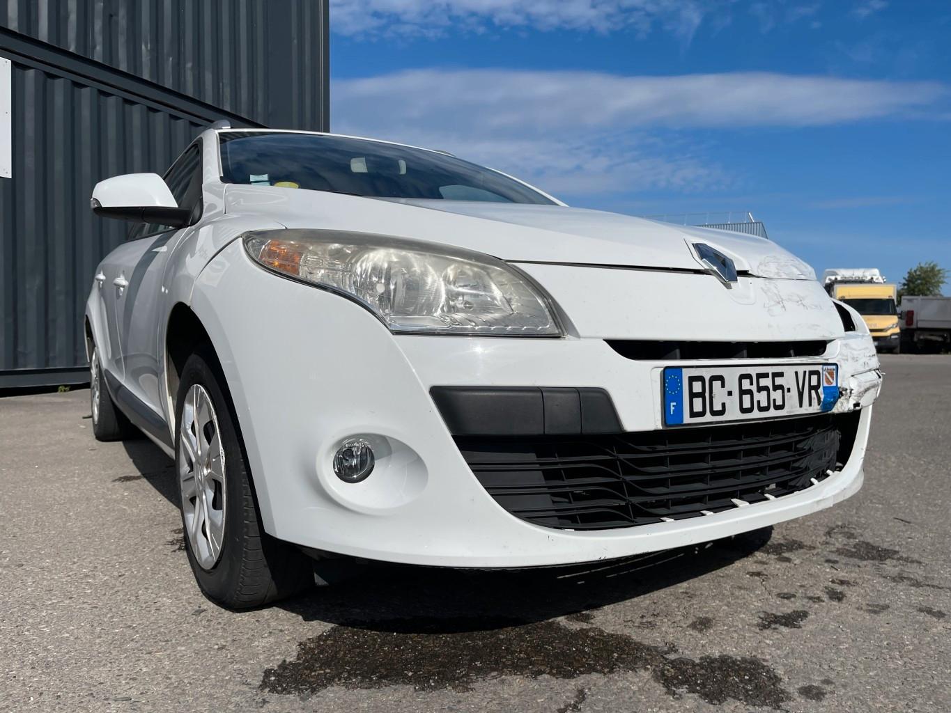 Renault Megane 2010 — photo 13