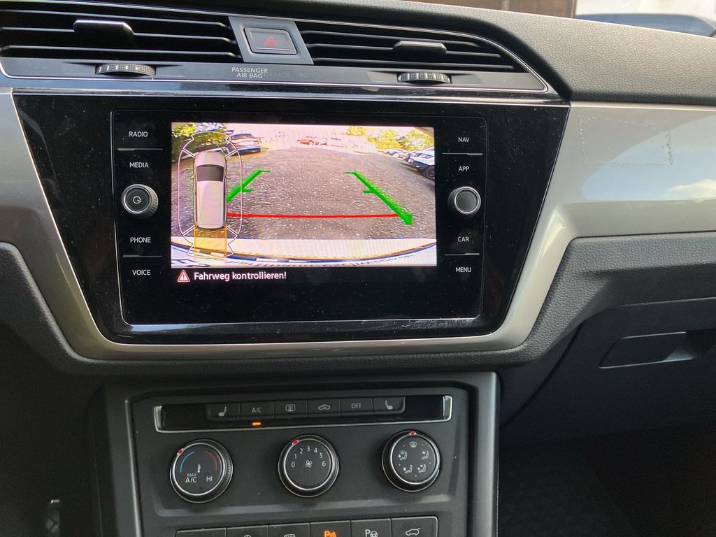 VW Touran 2.0 TDI Trendline Taxi DSG Navi Leder Shz VW Touran 2.0 TDI Trendline Taxi DSG Navi Leder Shz