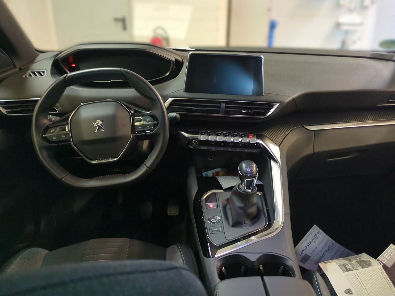 Fahrzeugabbildung Peugeot 3008 1.2T ACTIVE PACK NAVI/LED/SPORT/VIRT/PDC