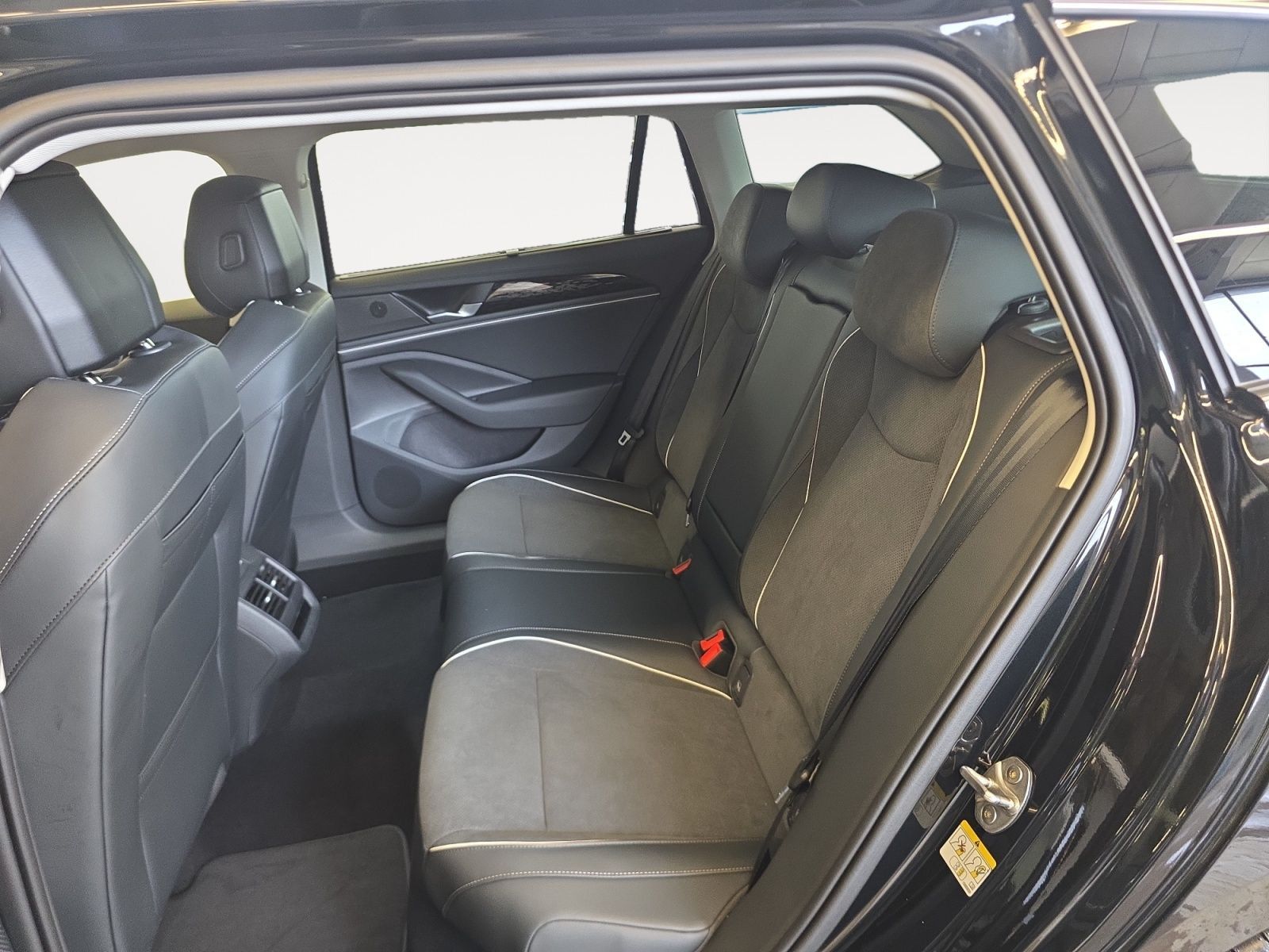 Volkswagen Passat - Bild 14