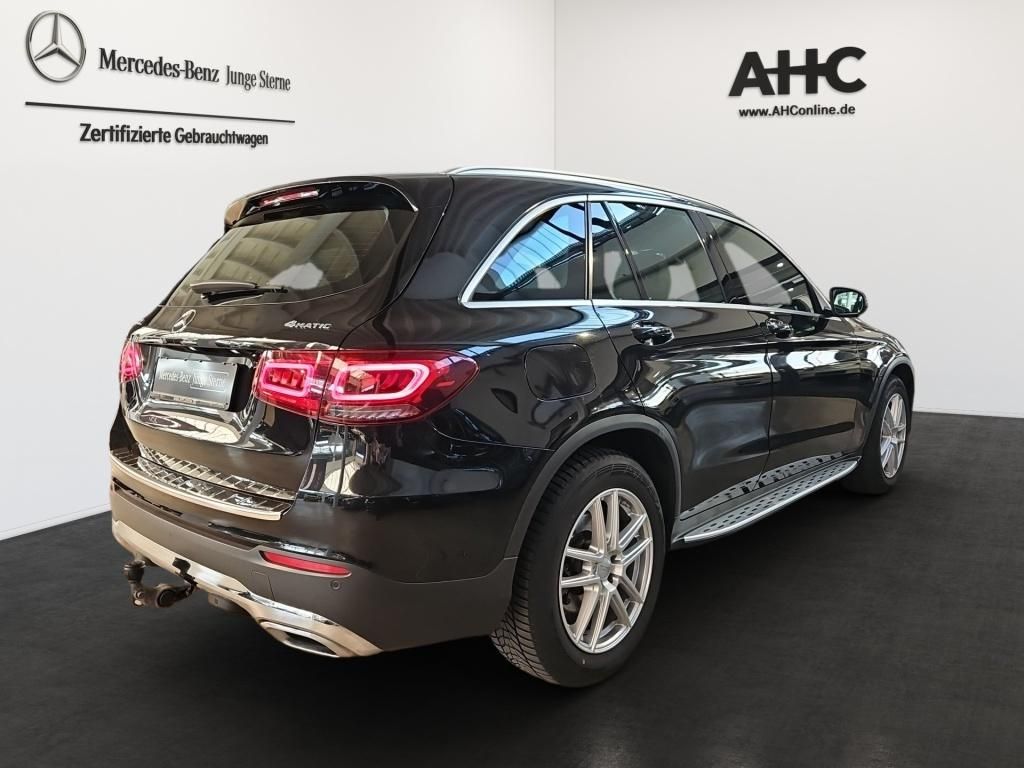 Fahrzeugabbildung Mercedes-Benz GLC 200 4M AHK Pano Navi LED SHZ Ambie. SpurH.