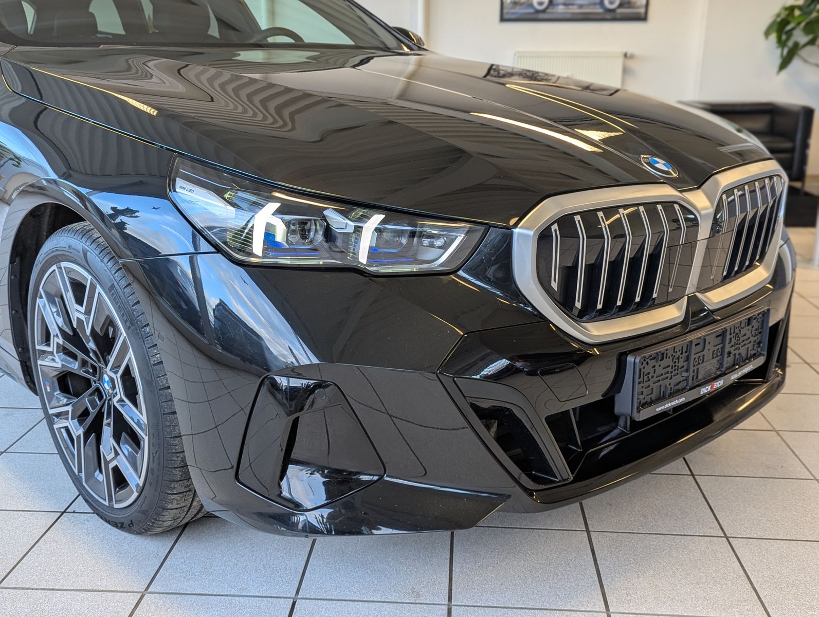 BMW 520 d M-Sport Innov.-Paket H/K LED Pano AHK 360° - Image 9
