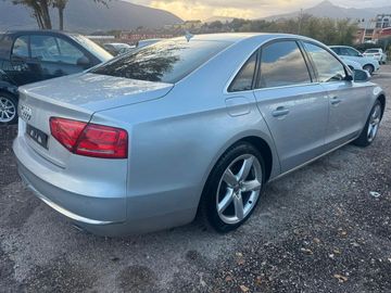 Audi A8 - 4