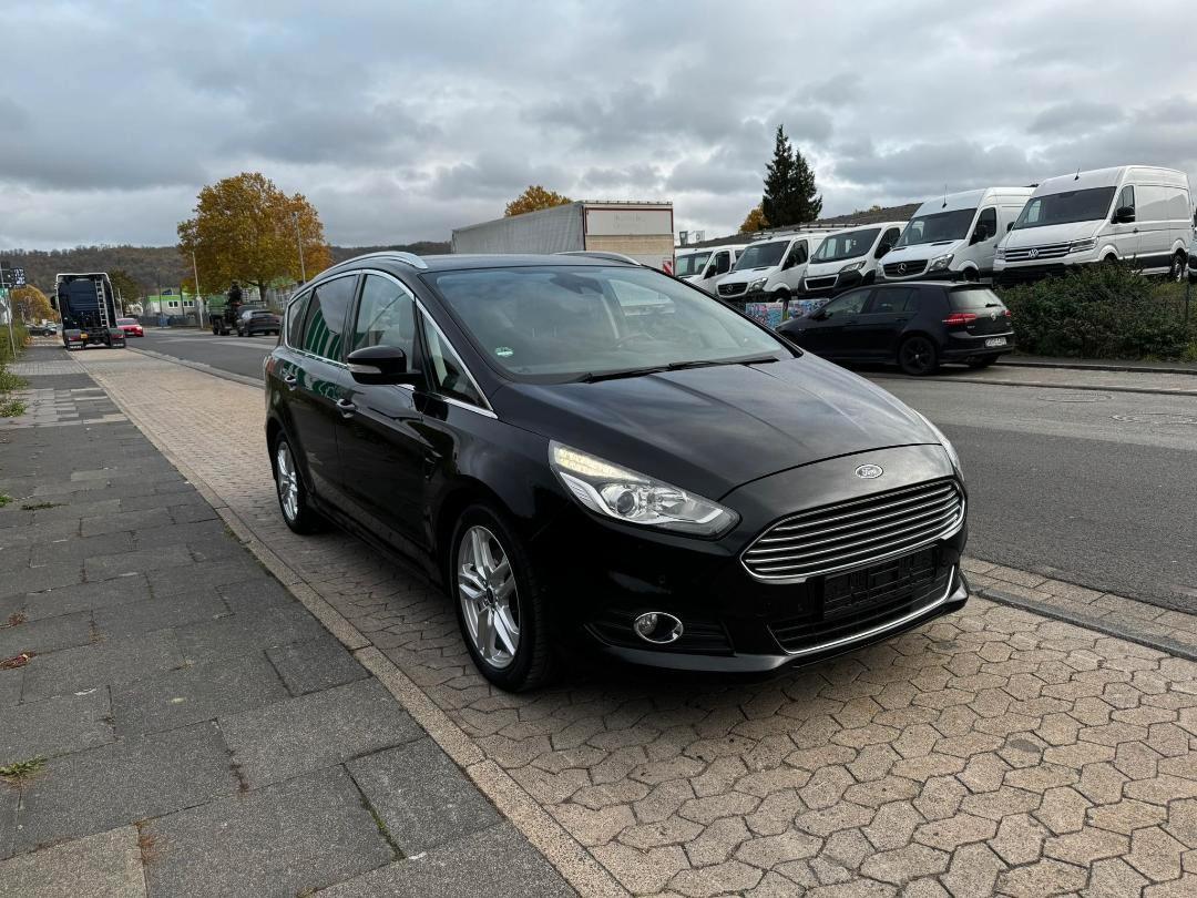 Ford S-Max S-MAX Titanium 7 Sitzer