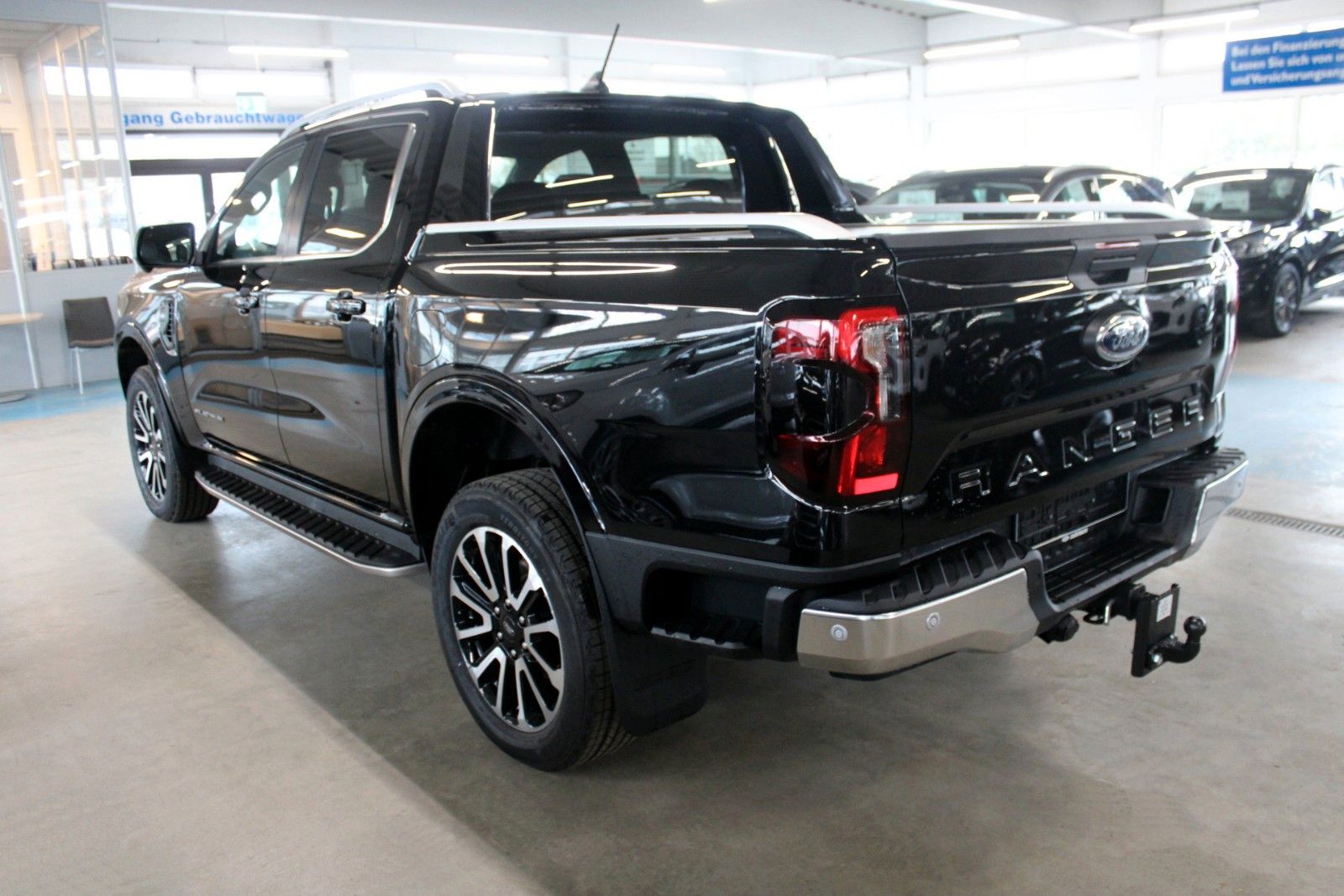Fahrzeugabbildung Ford Ranger Platinum Automatik LEDER AHK ROLLO STDH